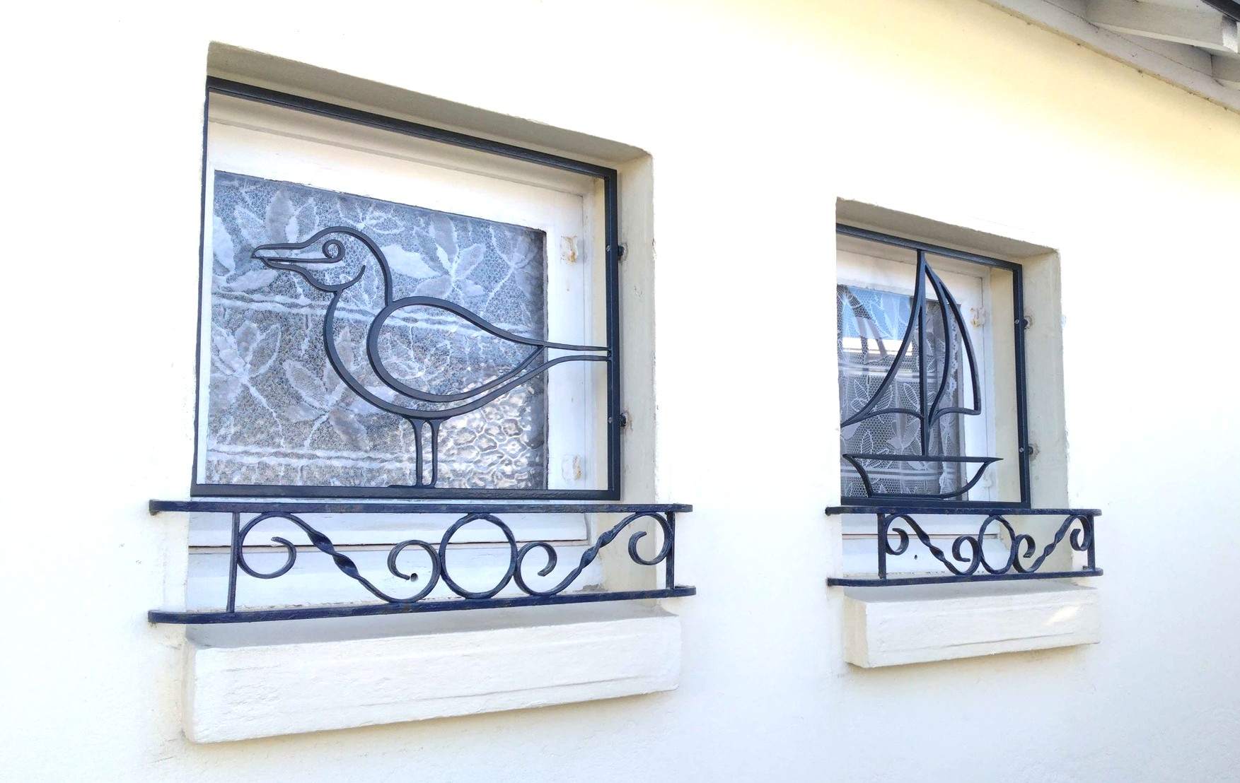 Grilles décoratives en ferronnerie d'art Cet ouvrage fait partie des réalisations proposées par La Petite Enclume : Ouvrages en ferronnerie et métallerie en Côtes d'Armor