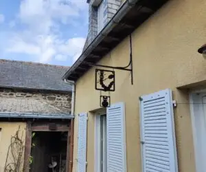 Enseigne forgée. Ouvrages en ferronnerie et métallerie en Côtes d'Armor